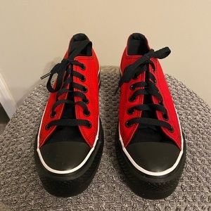 UNISEX CONVERSE SIZE 5 MEN